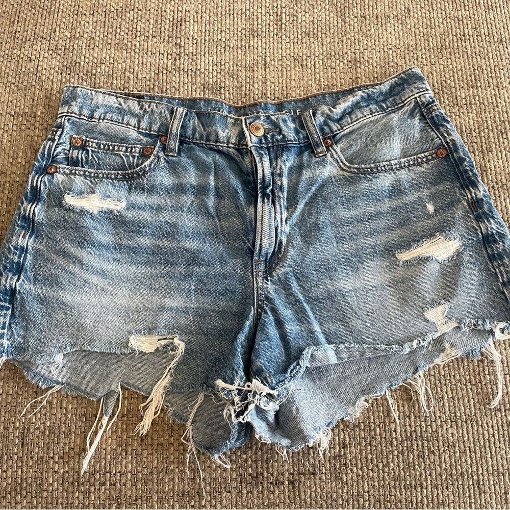 American Eagle 90s boyfriend shorts size 8